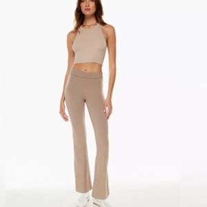 Aritzia Sunday Best Camden Pants in Cream. Size L